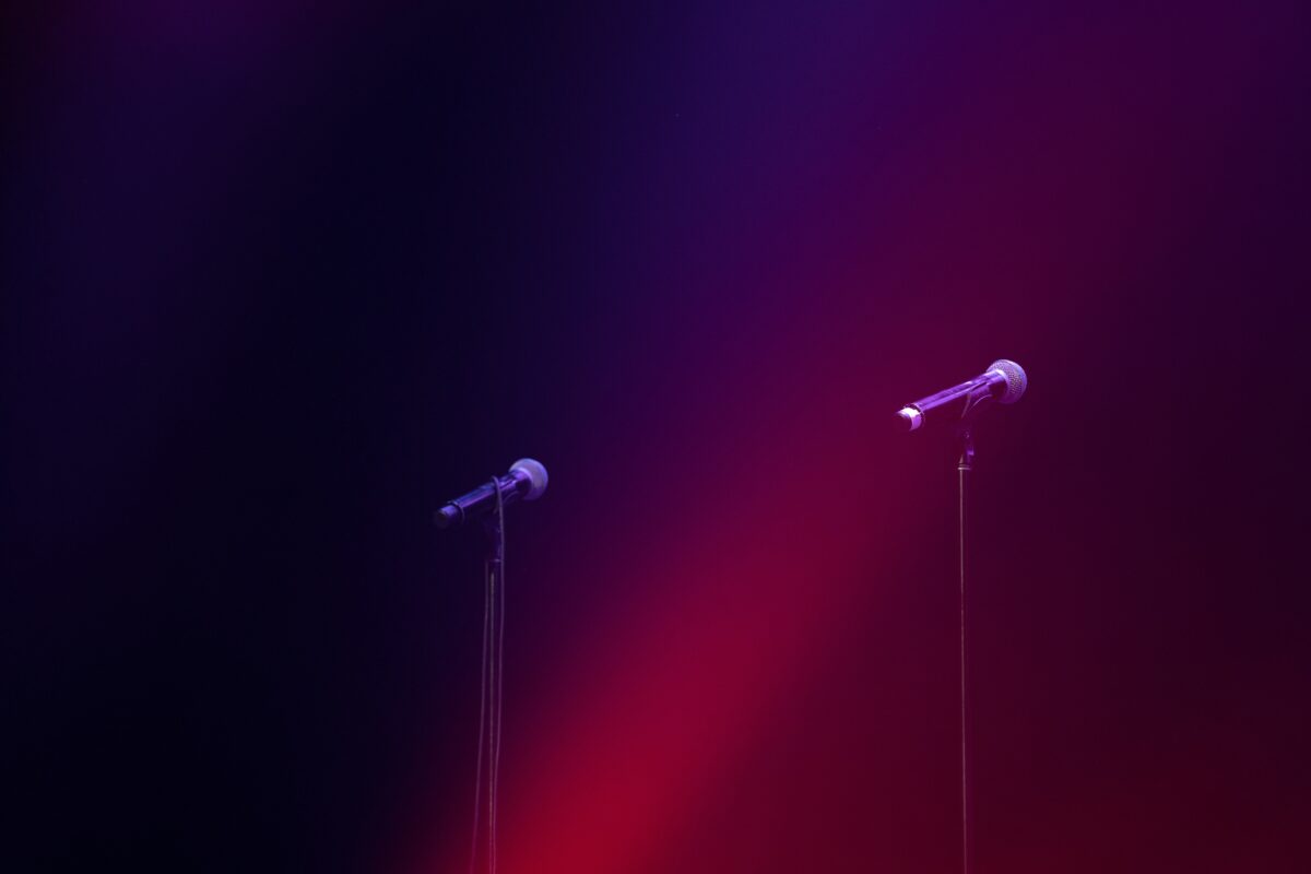 Choosing the Best Microphone for Engaging Arizona Church Congregations